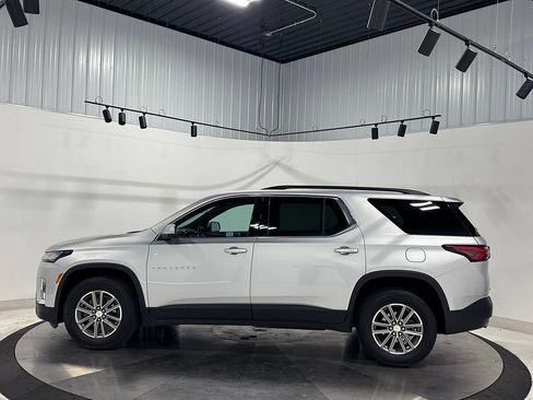 Used 2022 Chevrolet Traverse LT FWD image 15