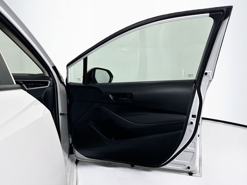 Used 2024 Toyota Corolla LE image 30