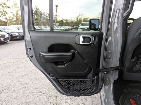 Used 2020 Jeep Gladiator Rubicon w/ Dual Top Group AWD/4WD image 37