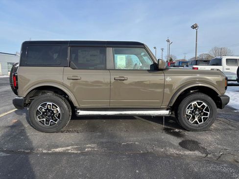 New 2025 Ford Bronco Outer Banks image 8