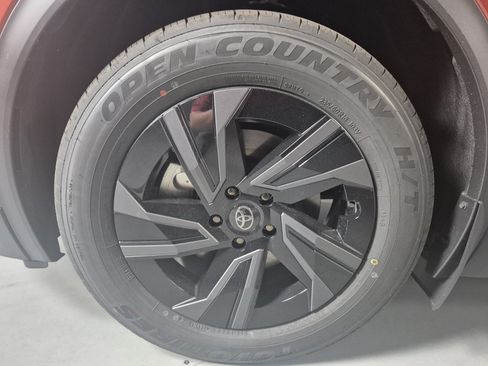 New 2026 Toyota C-HR AWD/4WD image 10