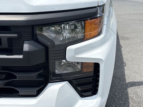 Used 2024 Chevrolet Silverado 1500 Custom Trail Boss w/ Turbomax Blackout Package AWD/4WD image 11