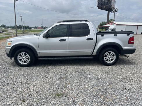 Used 2010 Ford Explorer Sport Trac XLT RWD image 3