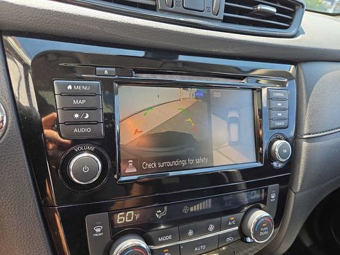 Used 2019 Nissan Rogue SV w/ Sun & Sound Touring Package AWD/4WD image 19