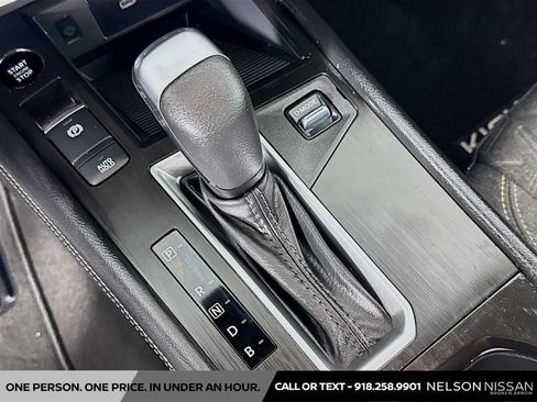 Used 2025 Nissan Kicks SV AWD/4WD image 16