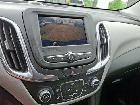 Certified 2020 Chevrolet Equinox LS w/ LS Convenience Package FWD image 15
