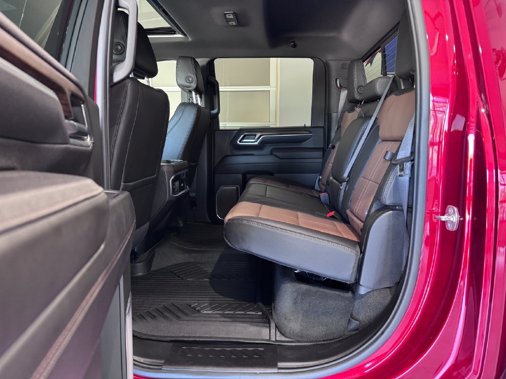 Certified 2025 Chevrolet Silverado 3500 High Country w/ Technology Package AWD/4WD image 14