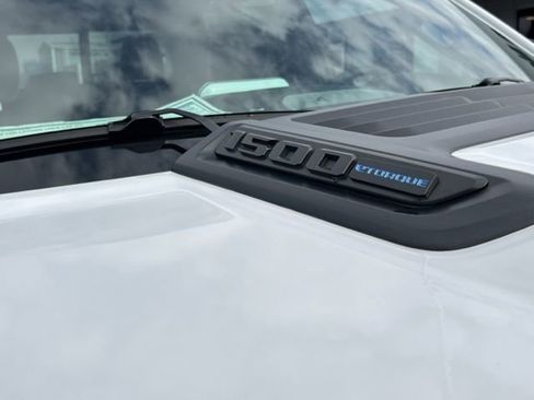 New 2026 RAM 1500 Laramie AWD/4WD image 15