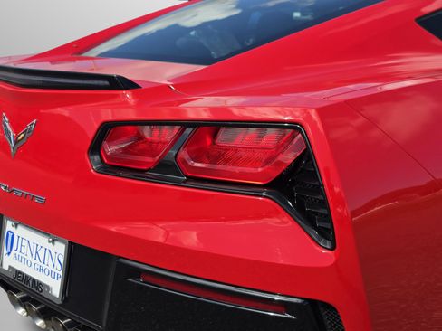 Used 2019 Chevrolet Corvette Stingray Coupe w/ 1LT RWD image 35