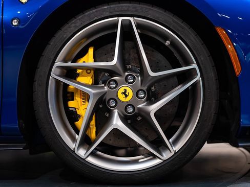 Certified 2021 Ferrari F8 Tributo RWD image 16
