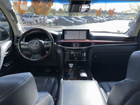 Used 2017 Lexus LX 570 4WD w/ Luxury Package image 29