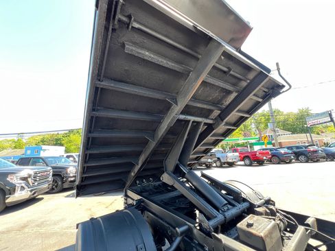 Used 2012 Ford F550 4x4 Regular Cab Super Duty w/ PWR Equipment Group image 40