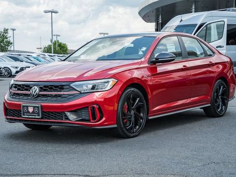 Used 2023 Volkswagen Jetta GLI Autobahn FWD image 3