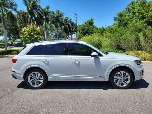 Used 2021 Audi Q7 3.0T Premium Plus w/ Premium Plus Package AWD/4WD image 3