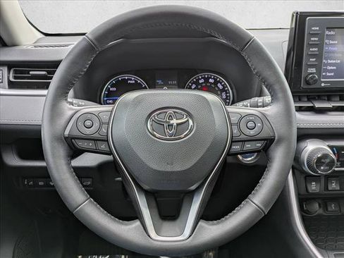 Used 2022 Toyota RAV4 XLE AWD/4WD image 10