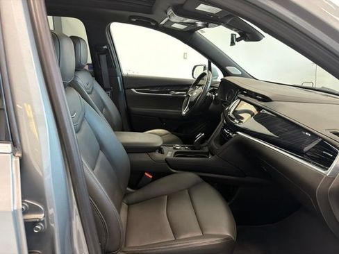 Used 2024 Cadillac XT6 Premium Luxury w/ LPO, Floor Liner Package AWD/4WD image 38