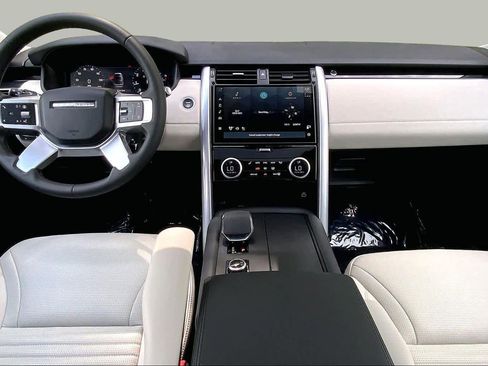 Used 2025 Land Rover Discovery S AWD/4WD image 14