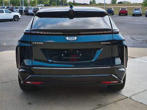 Used 2024 Cadillac Lyriq Luxury AWD/4WD image 6