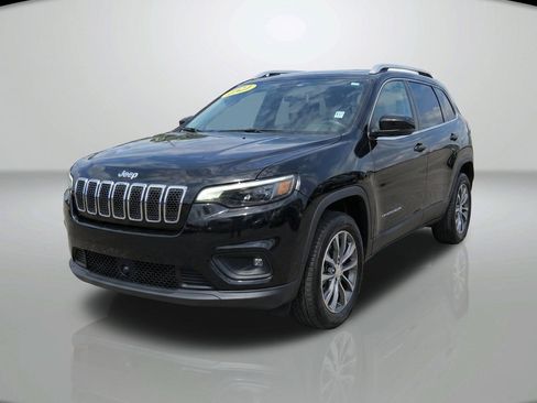 Used 2021 Jeep Cherokee Latitude FWD image 3