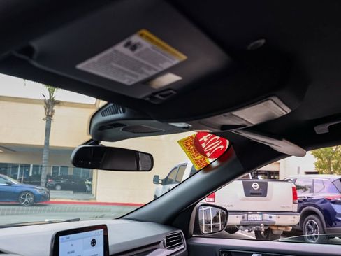 Used 2024 Ford Escape ST-Line image 13