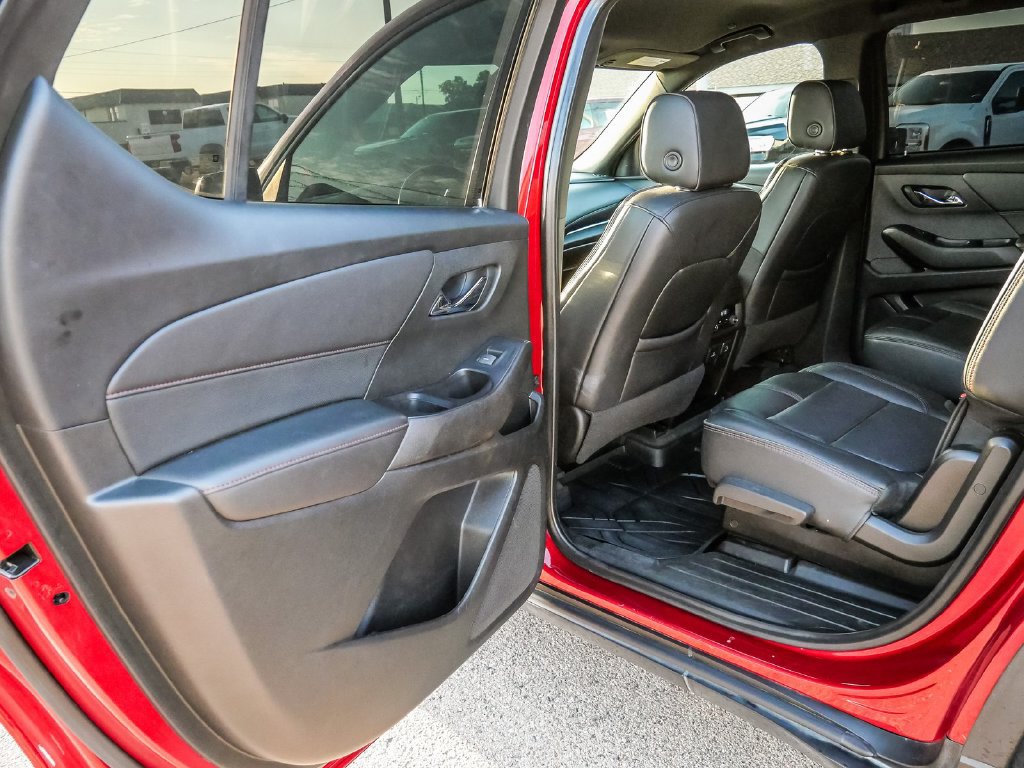 Used 2022 Chevrolet Traverse RS w/ LPO, Floor Liner Package FWD image 26