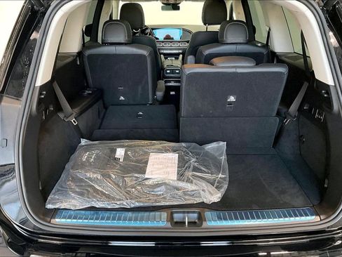 Used 2026 Mercedes-Benz GLS 450 4MATIC image 34
