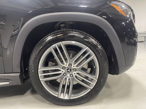 Used 2026 Mercedes-Benz GLS 450 4MATIC image 16