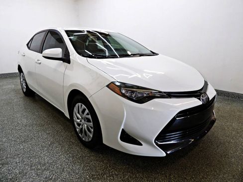 Used 2017 Toyota Corolla LE FWD image 3