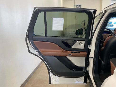 New 2026 Lincoln Aviator Reserve w/ Luxury Package image 8