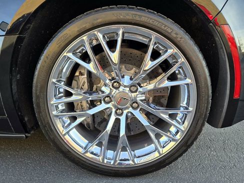 Used 2016 Chevrolet Corvette Z06 w/ Z07 Performance Package image 16