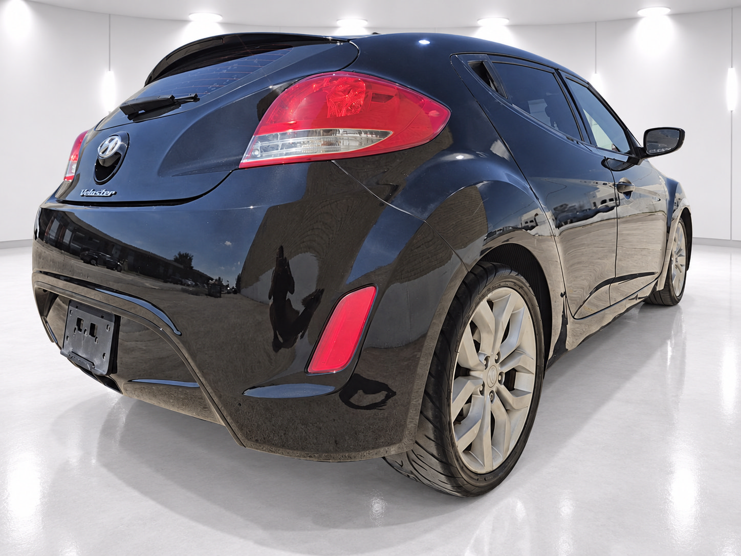 Used 2013 Hyundai Veloster w/ Style Pkg FWD image 6