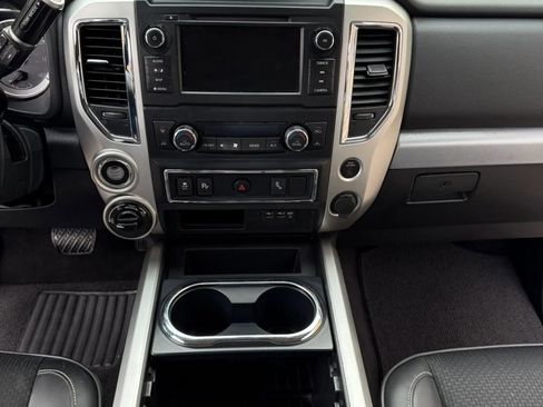 Used 2019 Nissan Titan PRO-4X image 33