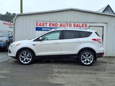 Used 2014 Ford Escape Titanium image 2
