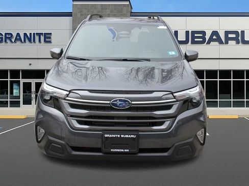 Used 2025 Subaru Forester Premium AWD/4WD image 5
