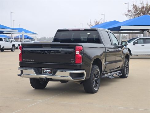 Used 2022 Chevrolet Silverado 1500 LT w/ Bed Protection Package image 7