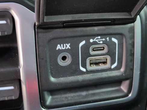 Used 2021 Jeep Wrangler Unlimited Sport AWD/4WD image 25