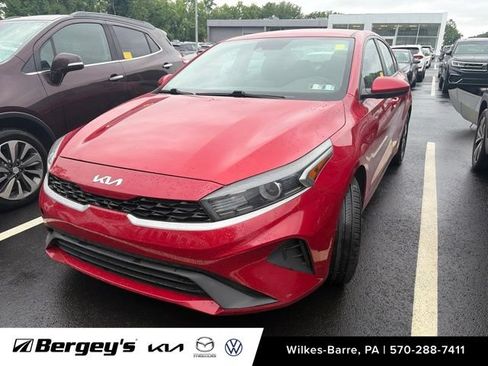 Used 2022 Kia Forte LXS FWD image 4