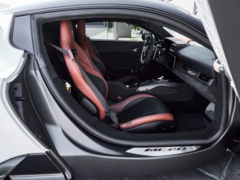 Used 2023 Maserati MC20 Coupe image 31