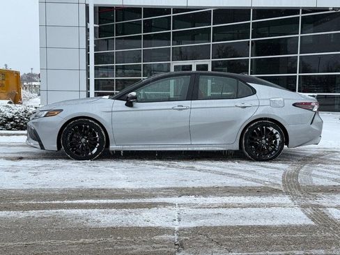 Used 2023 Toyota Camry XSE image 6