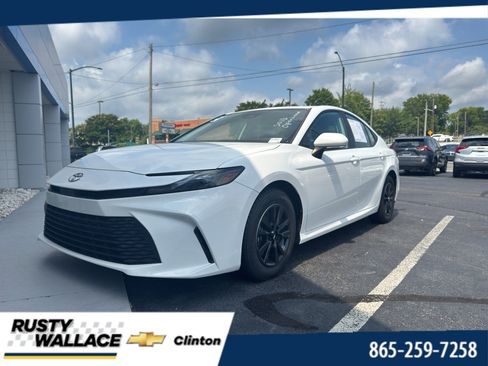 Used 2025 Toyota Camry LE FWD image 1