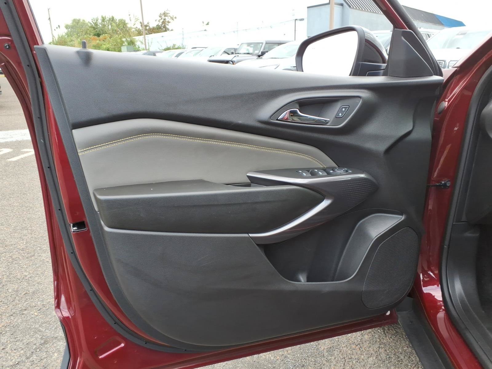 Used 2024 Chevrolet Trax ACTIV w/ Sunroof Package FWD image 25