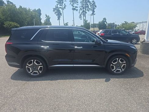 Used 2023 Hyundai Palisade Limited w/ Cargo Package AWD/4WD image 4