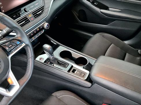 Used 2023 Nissan Altima 2.5 SV w/ SV Premium Package FWD image 16