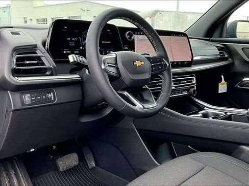 New 2026 Chevrolet Traverse LT w/ Driver Confidence Package AWD/4WD image 8