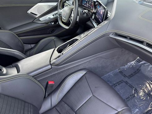 Used 2021 Chevrolet Corvette Stingray Premium Conv w/ Z51 Performance Package image 13