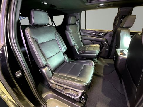 Used 2023 GMC Yukon XL Denali RWD image 24