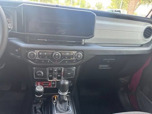 Certified 2026 Jeep Wrangler Unlimited Sport AWD/4WD image 17