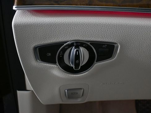 Certified 2017 Mercedes-Benz E 300 4MATIC image 9