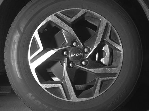 Used 2024 Kia Sportage LX image 13