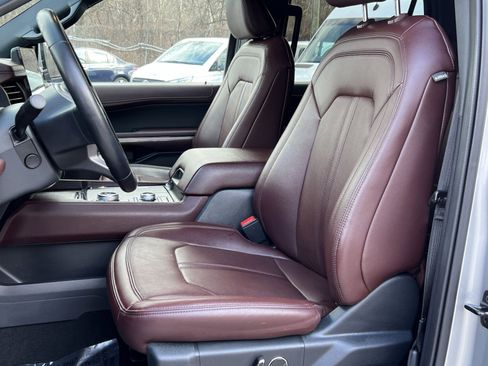 Used 2023 Ford Expedition Max Limited image 11